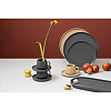 Изображение товара Набор из двух тарелок темно-серого цвета из коллекции Essential, 25 см