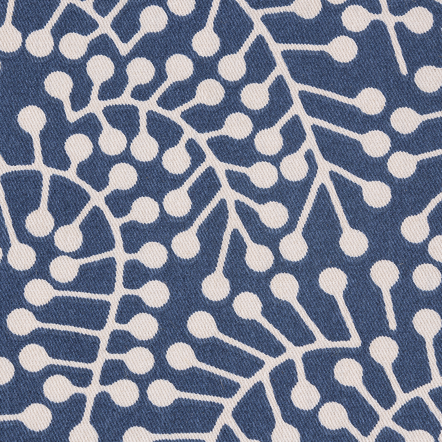 Изображение товара Скатерть темно-синего цвета с принтом Спелая Смородина из коллекции Scandinavian touch, 170х170 см