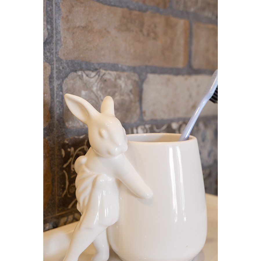 Claystreet. Clay Street керамика. Кролик со стаканом. Кролики в стаканчиках. Подставка для зубных щеток кролик.