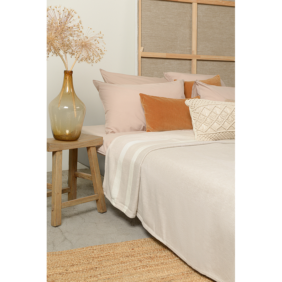 Изображение товара Чехол на подушку из хлопкового бархата коричневого цвета из коллекции Essential, 45х45 см