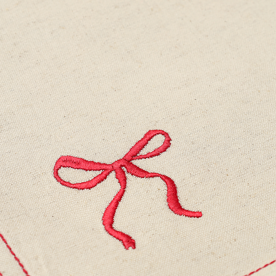 Изображение товара Дорожка на стол Fancy Bows бежевого цвета из коллекции Essential, 45x150 см