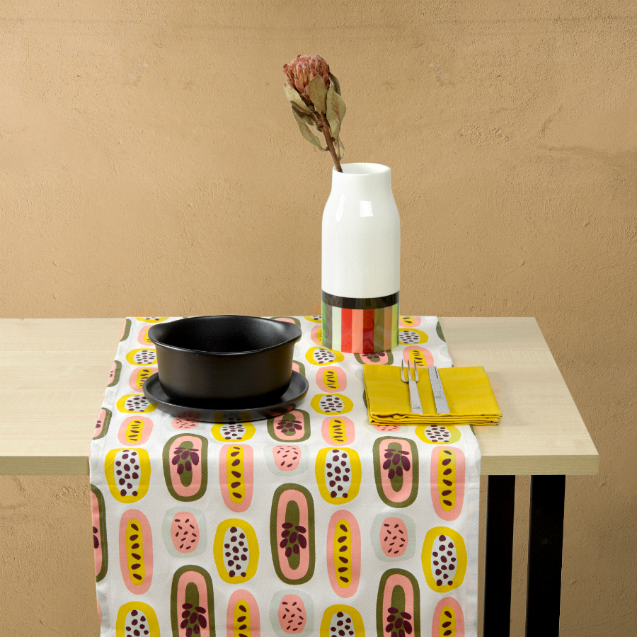 Изображение товара Салфетка под приборы из умягченного льна с декоративной обработкой горчичный Essential, 35х45 см