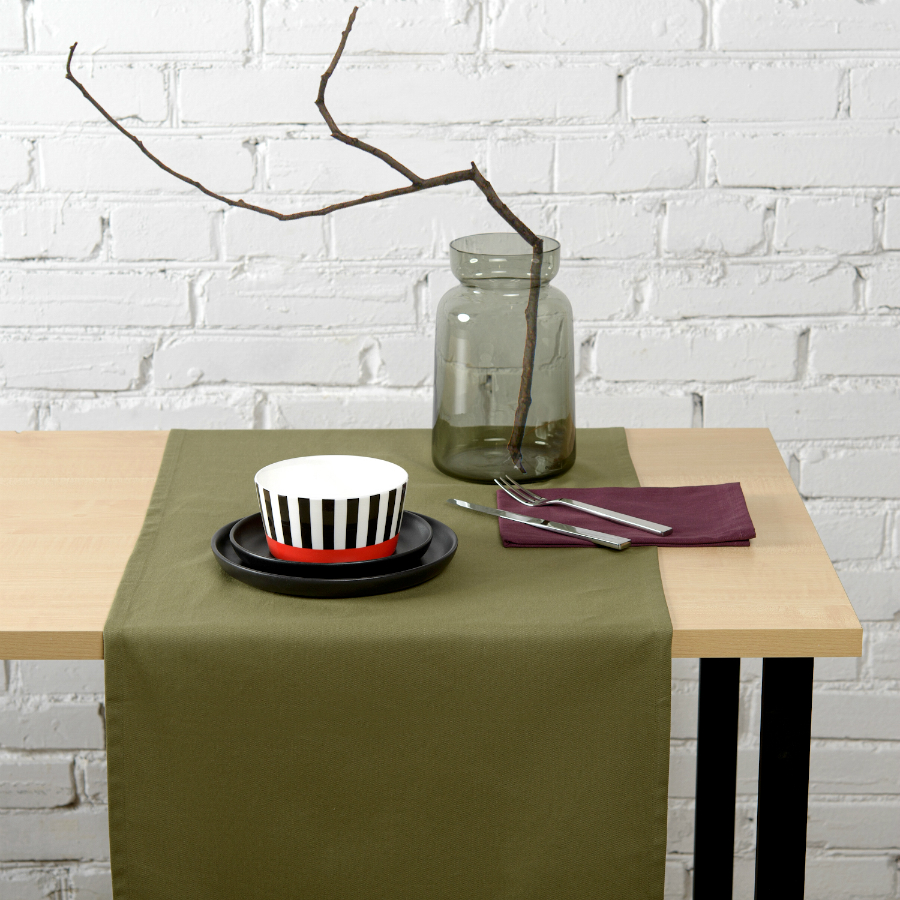 Изображение товара Салфетка под приборы из умягченного льна с декоративной обработкой бордового цвета Essential, 35х45 см
