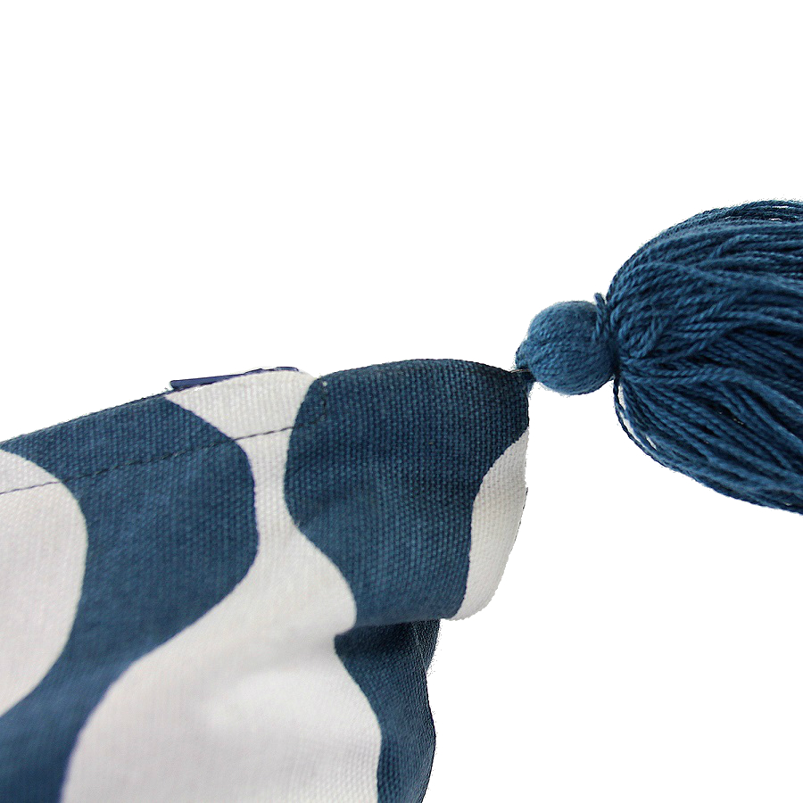 Изображение товара Чехол для подушки Traffic с кисточками серо-синего цвета из коллекции Cuts&Pieces, 45х45 см