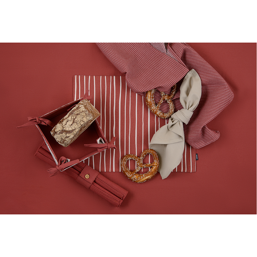 Изображение товара Корзинка для хлеба из хлопка терракотового цвета с принтом Цветы из коллекции Prairie, 30х30 см