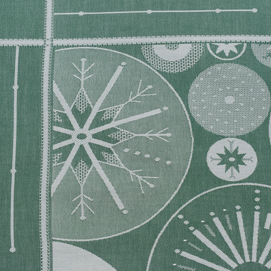 Изображение товара Скатерть из хлопка зеленого цвета с рисунком Ледяные узоры из коллекции New Year Essential, 180х260см
