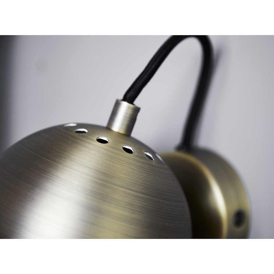 Изображение товара Лампа настенная Ball, Ø12 см, матовый сатин