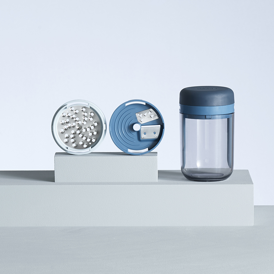 Изображение товара Терка спиралайзер с тремя лезвиями и контейнером для хранения Spiro, синяя