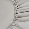 Изображение товара Простыня на резинке серого цвета из органического стираного хлопка из коллекции Essential, 180х200 см