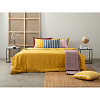 Изображение товара Чехол на подушку декоративный в полоску горчичного цвета из коллекции Essential, 45х45 см
