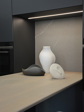 картинка Ваза Augusta Amphora, 38 см, бежевая от магазина Одежда+