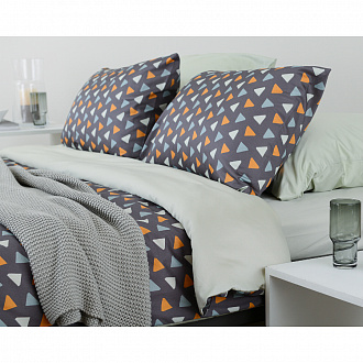 Изображение товара Комплект постельного белья из сатина мятного цвета с принтом Triangles из коллекции Wild, 150х200 см
