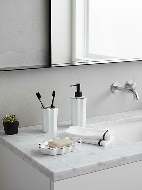 картинка Диспенсер для жидкого мыла Camellia, белый от магазина Одежда+