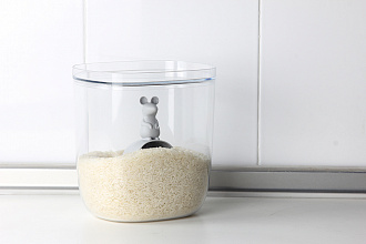 Изображение товара Контейнер с мерной ложкой Lucky Mouse, 3,5 л