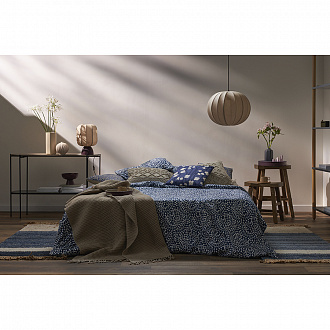 Изображение товара Набор из двух наволочек темно-синего цвета с принтом Спелая смородина из коллекции Scandinavian touch, 70х70 см
