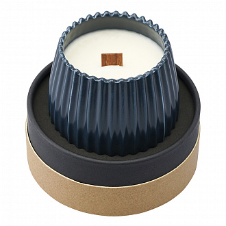 Изображение товара Свеча ароматическая с деревянным фитилём Nutmeg, Leather & Vanilla из коллекции Edge, синий, 60 ч