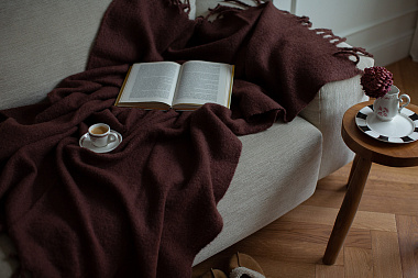 Плед мохеровый шоколадного цвета из коллекции Essential, 130х180 см, анонс элемента