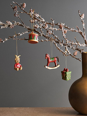 картинка Набор ёлочных украшений Classic Christmas Charm из коллекции New Year Essential, 4 шт. от магазина Одежда+