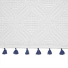 Изображение товара Полотенце банное белое, с кисточками темно-синего цвета из коллекции Essential, 70х140 см