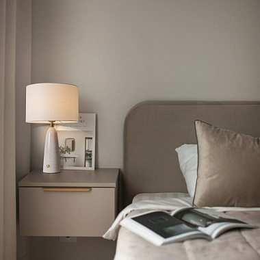 картинка Светильник настольный MarmoLatte, Æ30х48 см, белый/светлый мрамор от магазина Одежда+