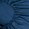 Изображение товара Простыня на резинке темно-синего цвета из органического стираного хлопка из коллекции Essential, 180х200 см