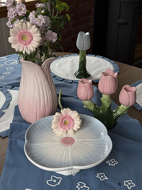 картинка Подсвечник Floret для трех свечей из коллекции Blossom, 20 см от магазина Одежда+