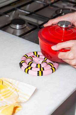 картинка Подставка под горячее Snake, розовая от магазина Одежда+