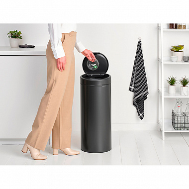 картинка Бак для мусора Brabantia, Touch Bin new, 30 л, темно-серый от магазина Одежда+