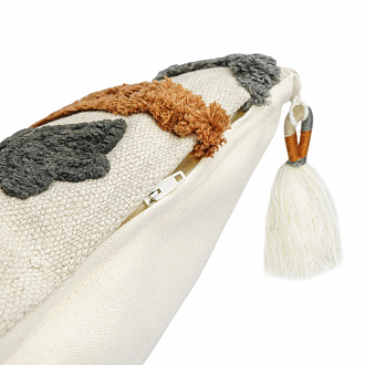 Изображение товара Подушка декоративная с бахромой и вышивкой Abstract play из коллекции Ethnic, 30х45 см