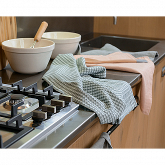 Изображение товара Набор вафельных кухонных полотенец серого цвета из умягченного хлопка из коллекции Essential, 50х70