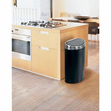 картинка Бак для мусора Brabantia, Touch Bin, 40 л, матовый черный от магазина Одежда+