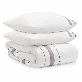 Изображение товара Комплект постельного белья из сатина белого цвета с серым кантом из коллекции Essential, 150х200 см