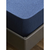 Изображение товара Простыня на резинке из хлопкового трикотажа темно-синего цвета из коллекции Essential, 180х200х30 см