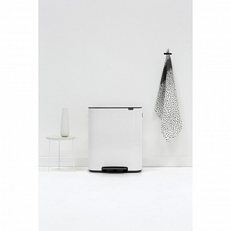 Изображение товара Бак для мусора Brabantia, Bo, Pedal Bin, 2х30 л, белый